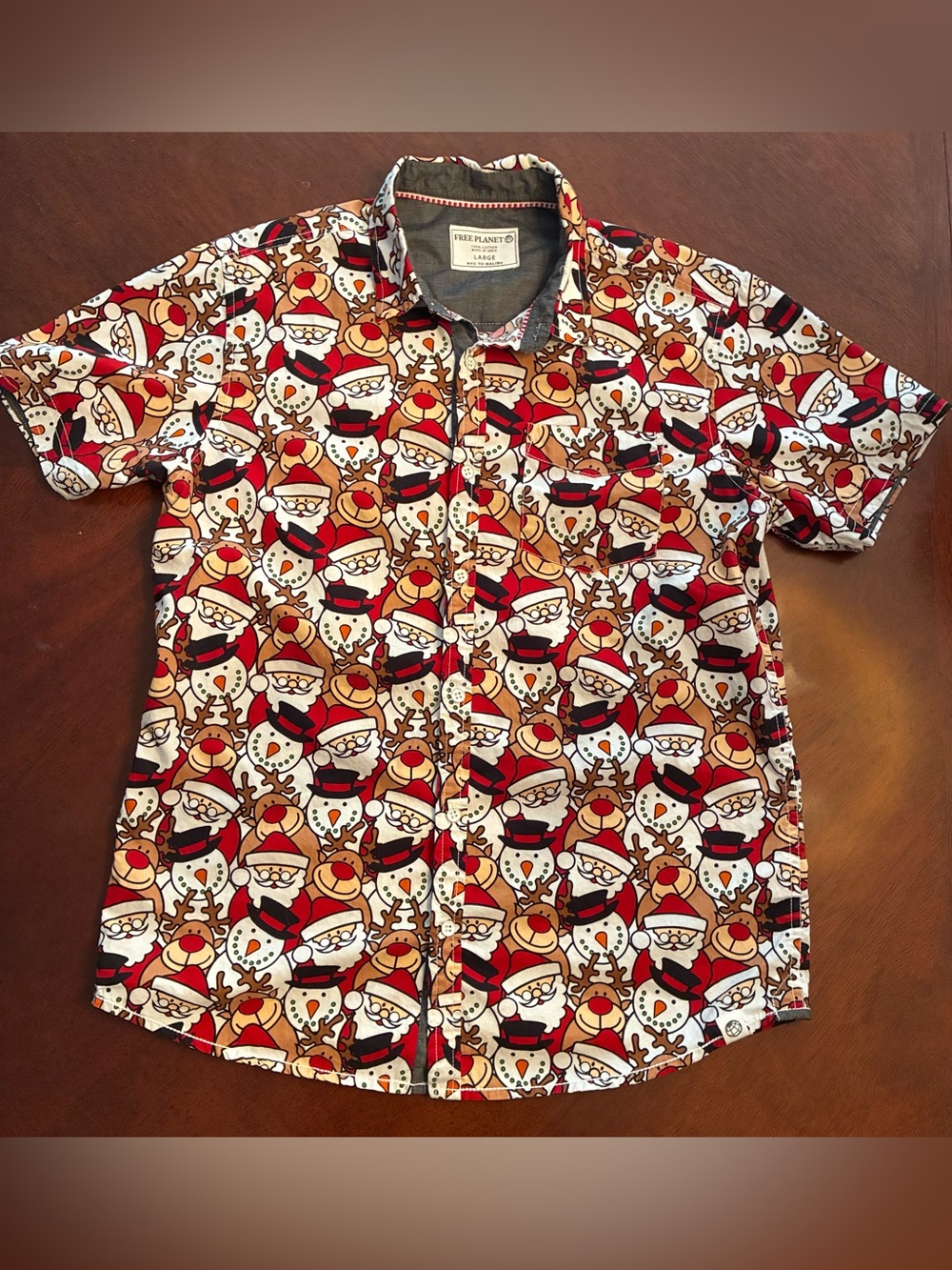 Free Planet Men’s L Christmas Shirt Santa Snowman Reindeer 100% Cotton